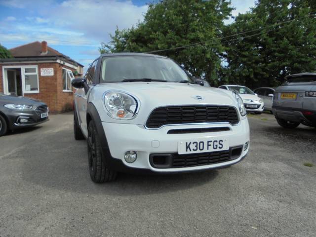 Mini Countryman 1.6 Cooper S ALL4 5dr Hatchback Petrol White
