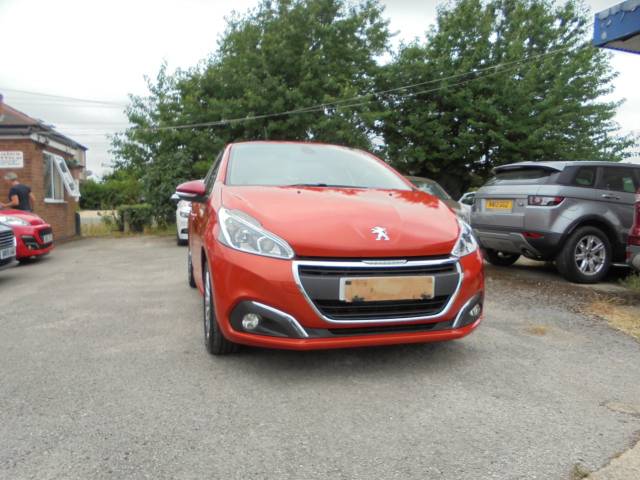 Peugeot 208 1.2 PureTech 82 Allure 5dr Hatchback Petrol Orange