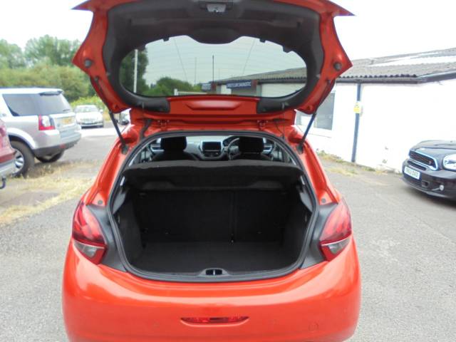 2017 Peugeot 208 1.2 PureTech 82 Allure 5dr