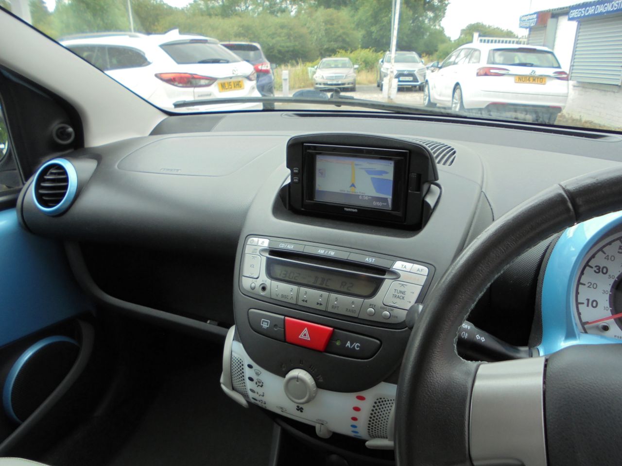 2013 Toyota Aygo thumbnail 13