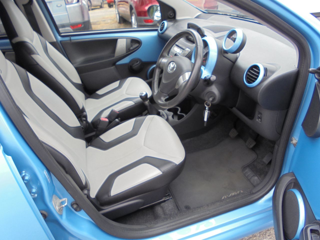 2013 Toyota Aygo thumbnail 15