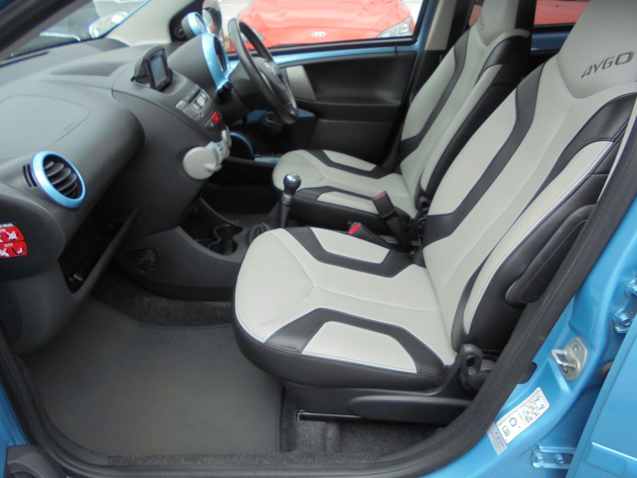 2013 Toyota Aygo thumbnail 16