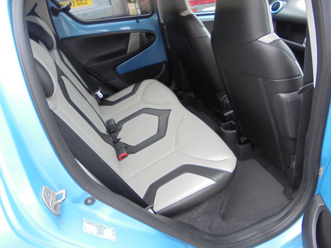 2013 Toyota Aygo thumbnail 18
